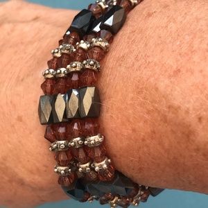 Magnetic beaded bracelet/necklace; versatile